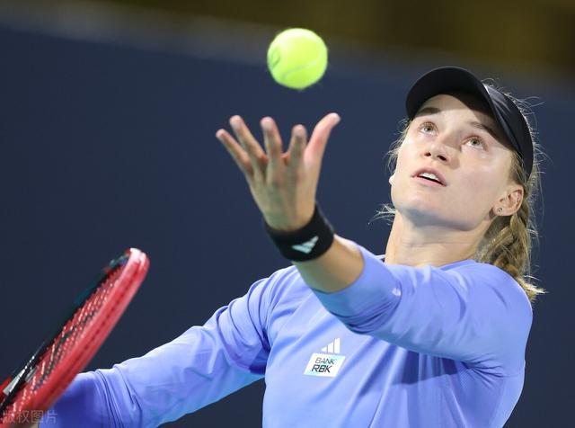 阿扎伦卡爆冷击败曼联，精彩发挥引爆全场！的简单介绍