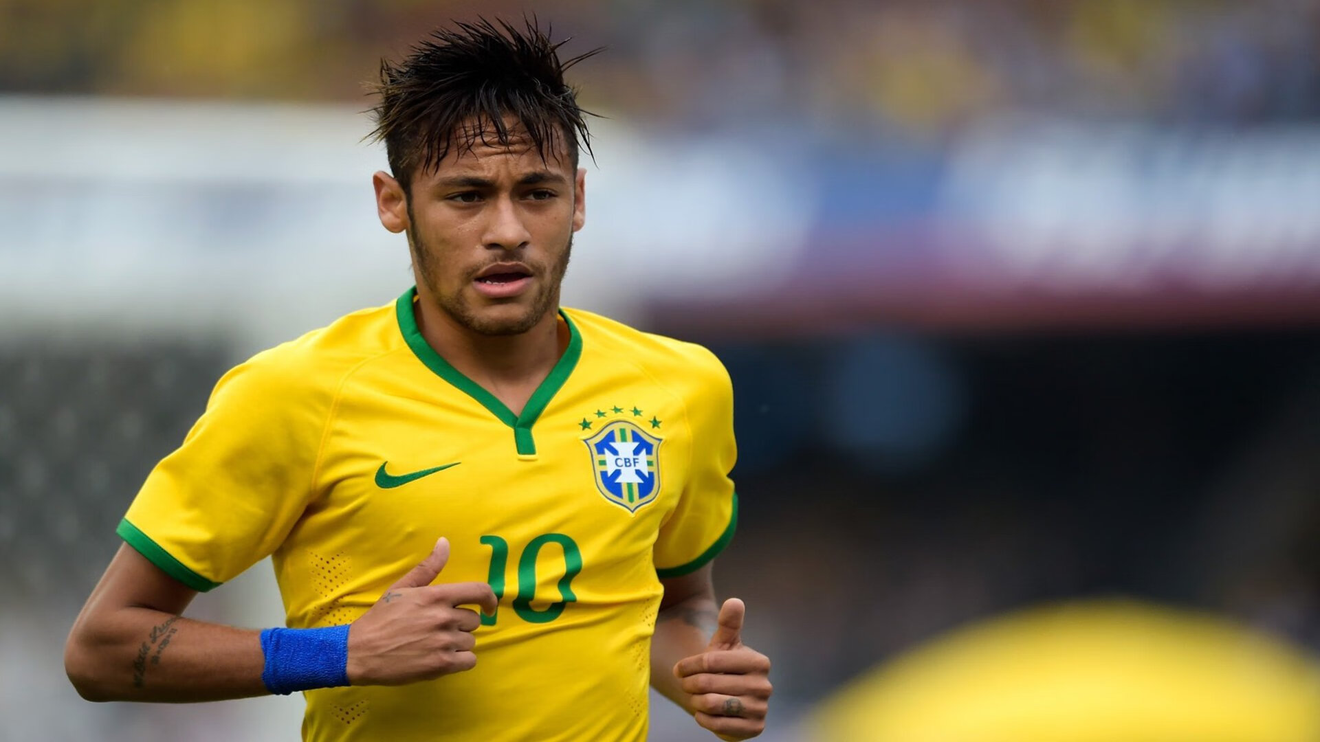 哈兰德重返赛场，表现优异首场状态出色，巴塞罗那观众沸腾！气势如虹延续