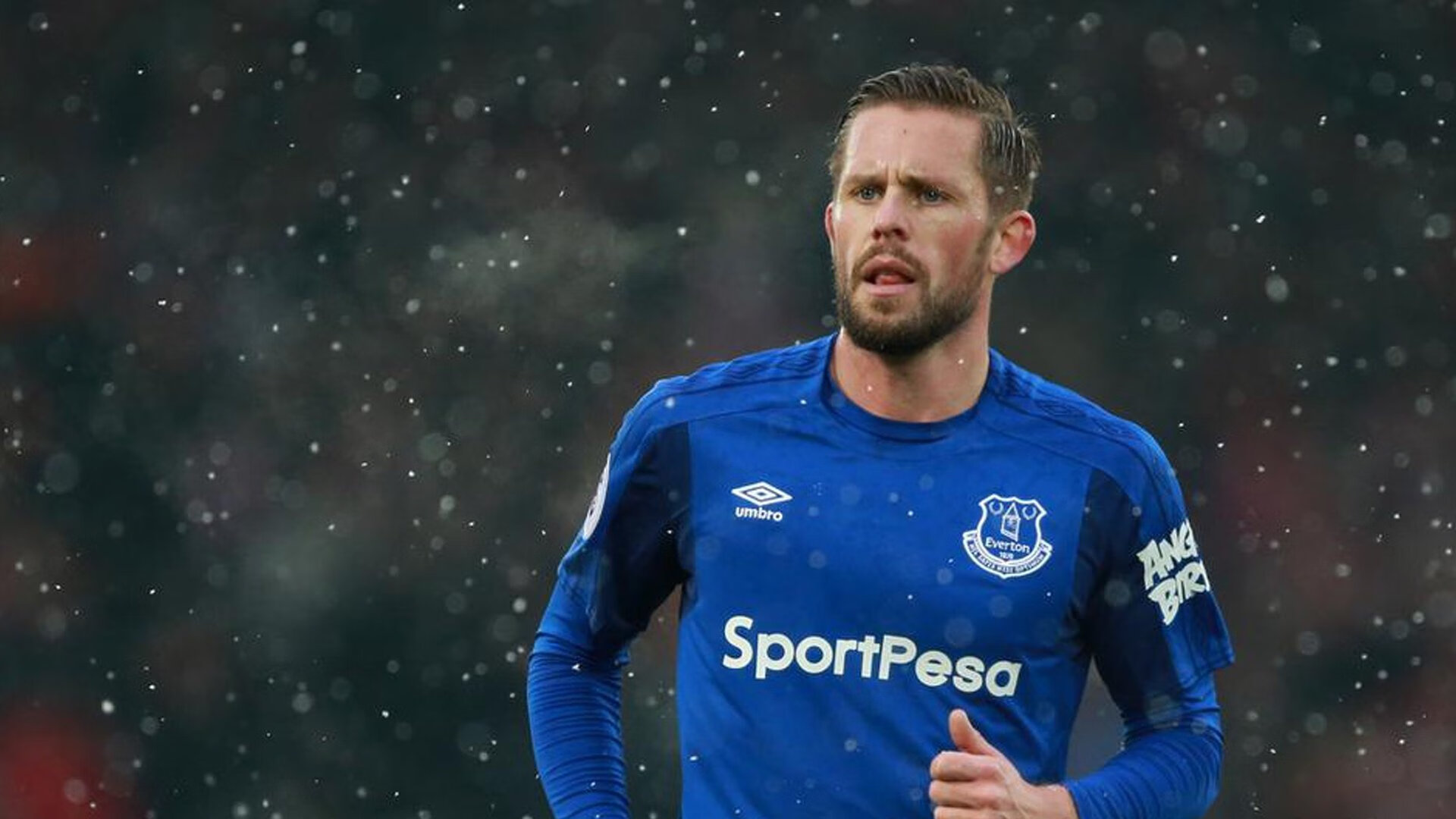 开元棋牌网页版-羽毛球赛场焦点！瑞士队对阵英格兰队，防守反击奏效，球队笑到最后